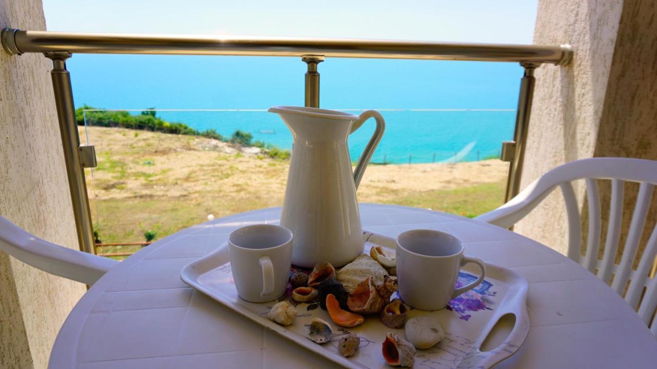 Морски Апартаменти Джулай Морнинг - July Morning Sea View Apartments Kavarna Eksteriør billede