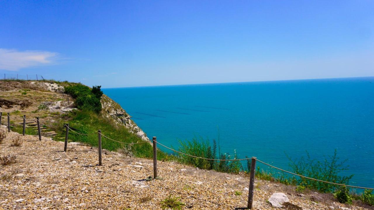 Морски Апартаменти Джулай Морнинг - July Morning Sea View Apartments Kavarna Eksteriør billede