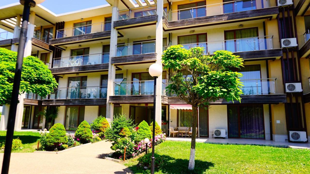 Морски Апартаменти Джулай Морнинг - July Morning Sea View Apartments Kavarna Eksteriør billede