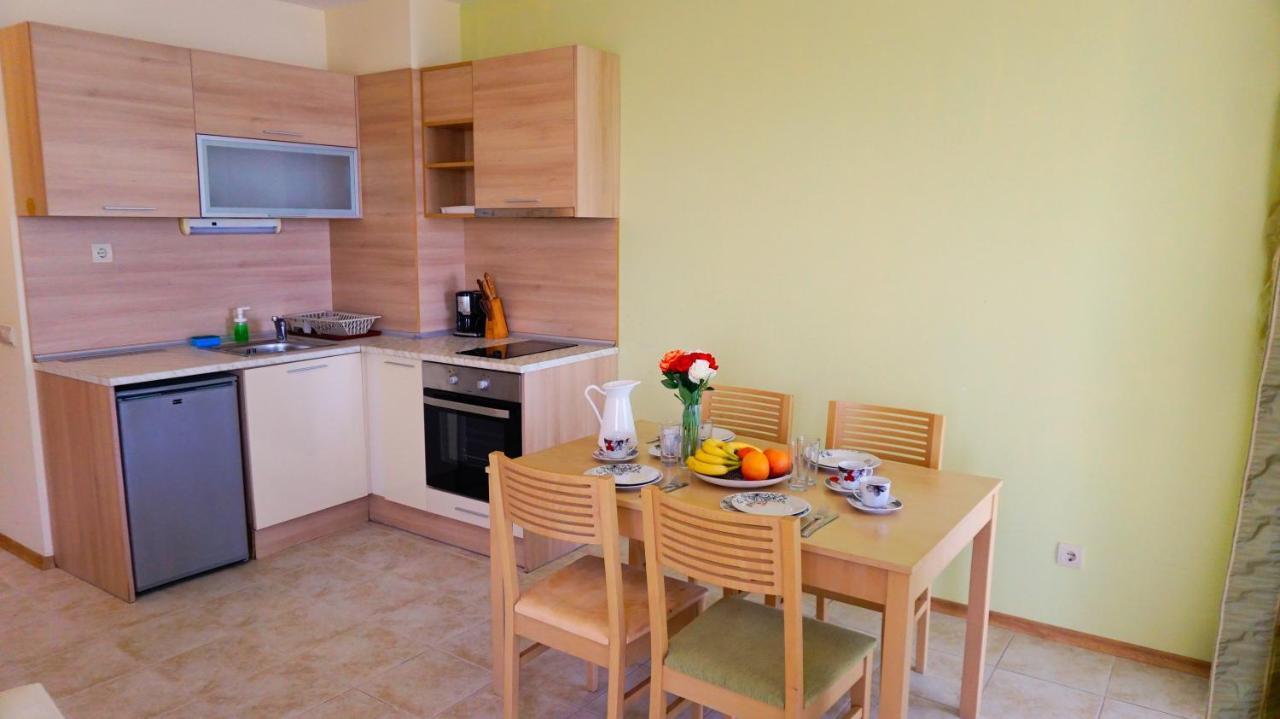 Морски Апартаменти Джулай Морнинг - July Morning Sea View Apartments Kavarna Eksteriør billede