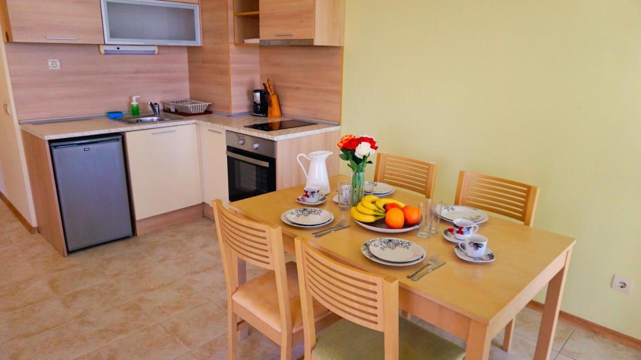 Морски Апартаменти Джулай Морнинг - July Morning Sea View Apartments Kavarna Eksteriør billede