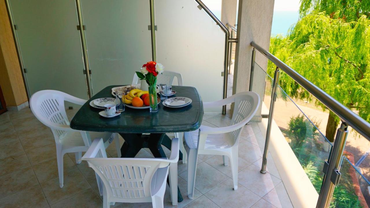 Морски Апартаменти Джулай Морнинг - July Morning Sea View Apartments Kavarna Eksteriør billede