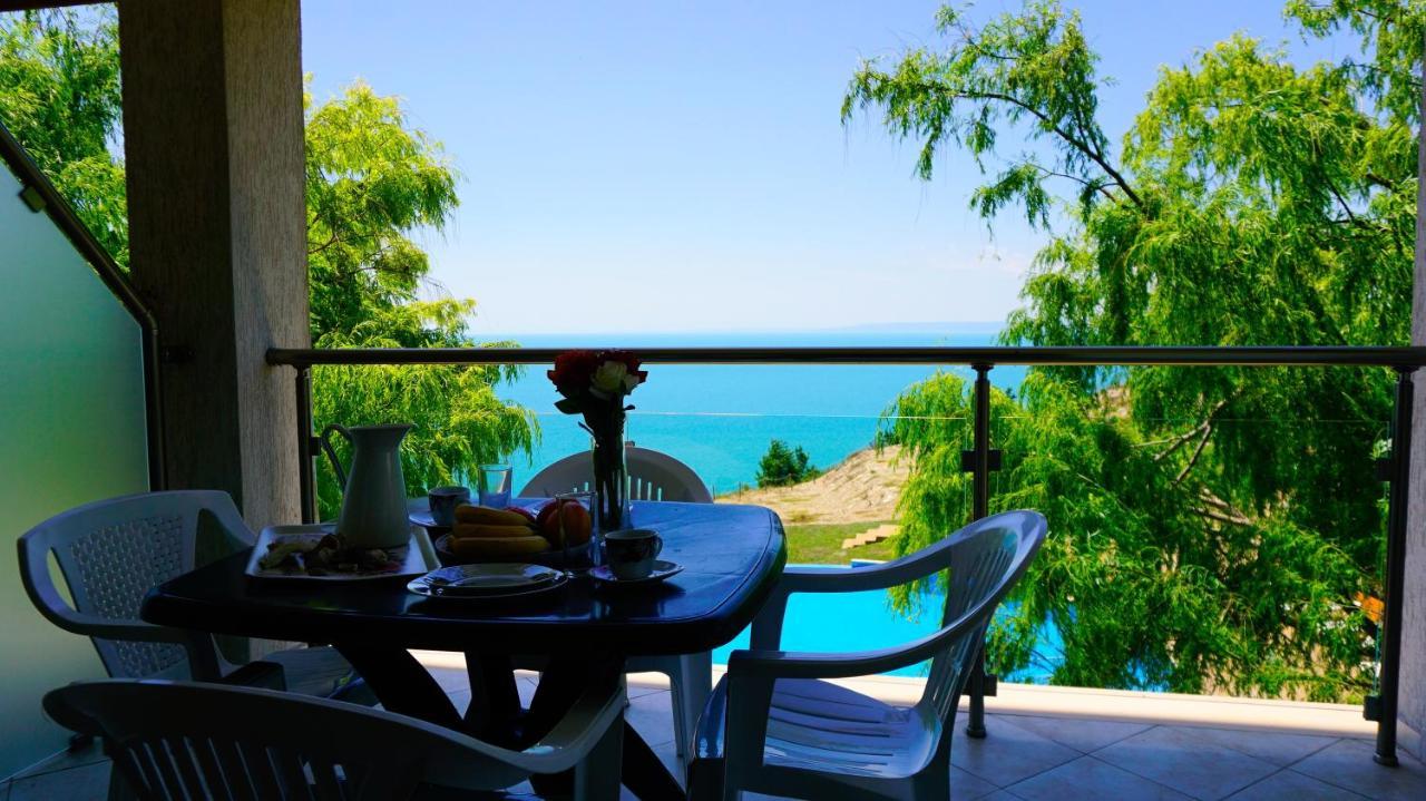 Морски Апартаменти Джулай Морнинг - July Morning Sea View Apartments Kavarna Eksteriør billede