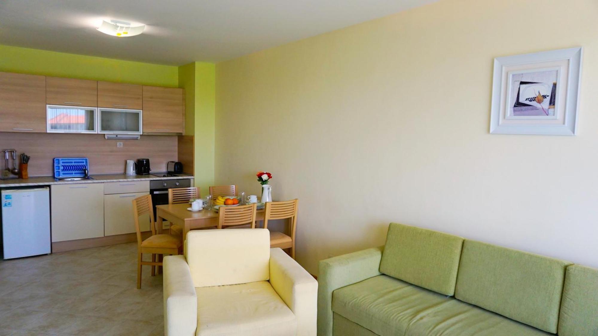 Морски Апартаменти Джулай Морнинг - July Morning Sea View Apartments Kavarna Værelse billede